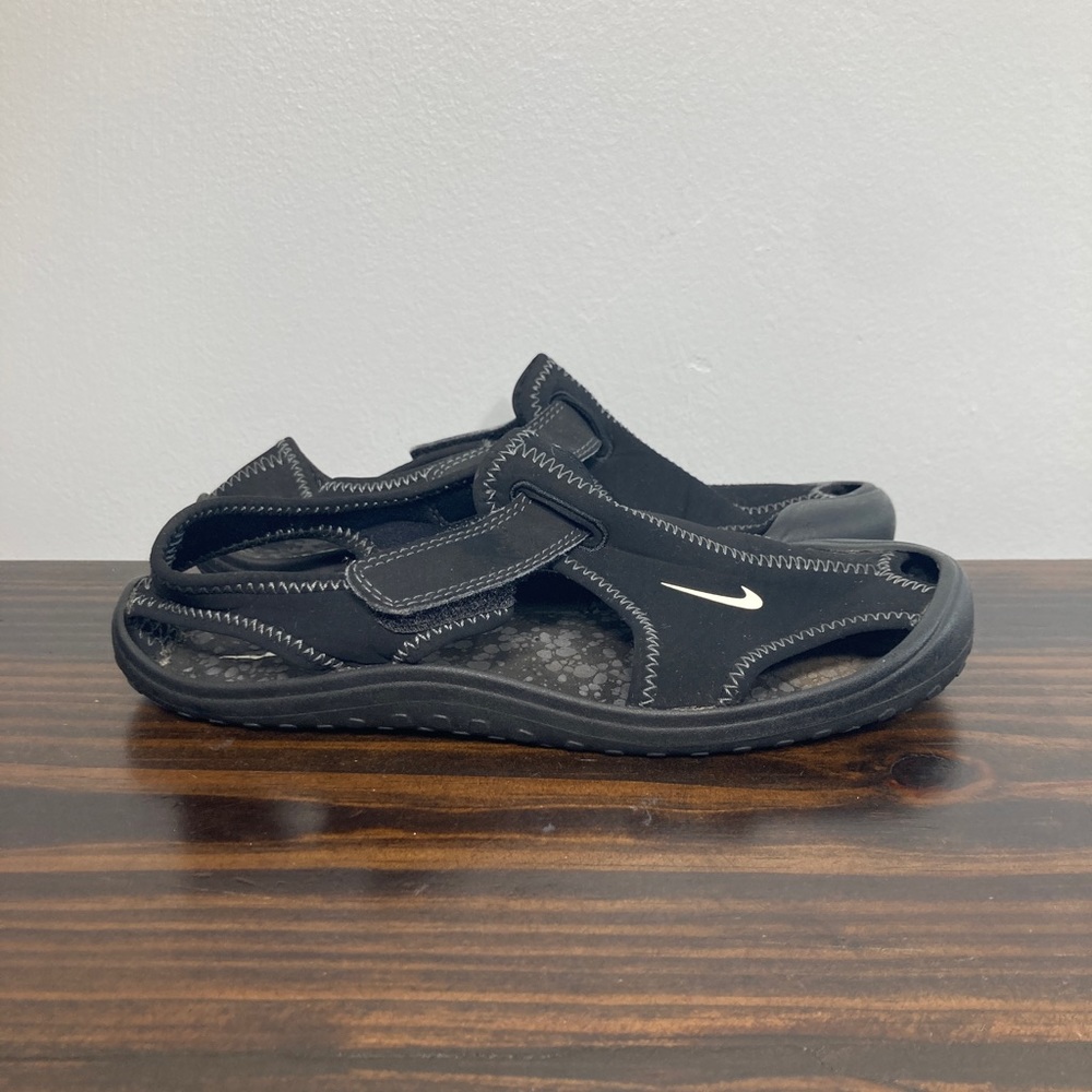 Nike Sunray Protect Black Water River Shoes Kids Size 2Y